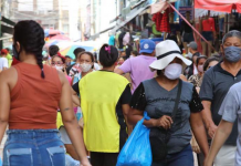Enquanto escolas continuam abertas, Amazonas fecha bares e praias