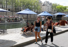 Paris retoma medidas restritivas para conter a Covid-19