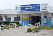 Bolsonaro assina texto que possibilita privatização das Unidades Básicas de Saúde