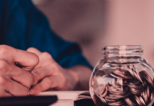 Como priorizar o pagamento de dívidas dívidas e potinho com moedas