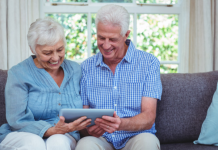 Aposentados, vejam o mundo sem sair de casa Aposentados, vejam o mundo sem sair de casa