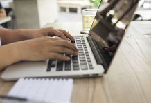 Os prós e contras de obter um bônus em vez de um aumento