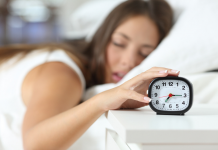 Como dormir pouco pode prejudicar sua carreira