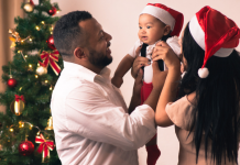 Maneiras econômicas de as famílias mudarem as tradições de férias durante o COVID-19