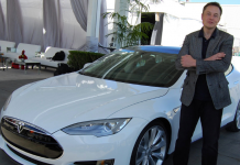 Tesla desliza no primeiro dia no S&P 500