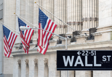 As ações disparam para recordes enquanto Wall Street ignora a violência de Washington